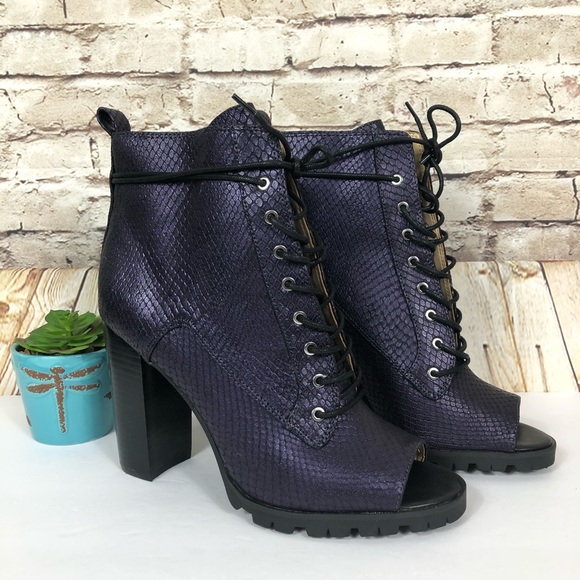 NEW Katy Perry The Monica Snake embossed lace up ankle boot - Picture 2 of 8